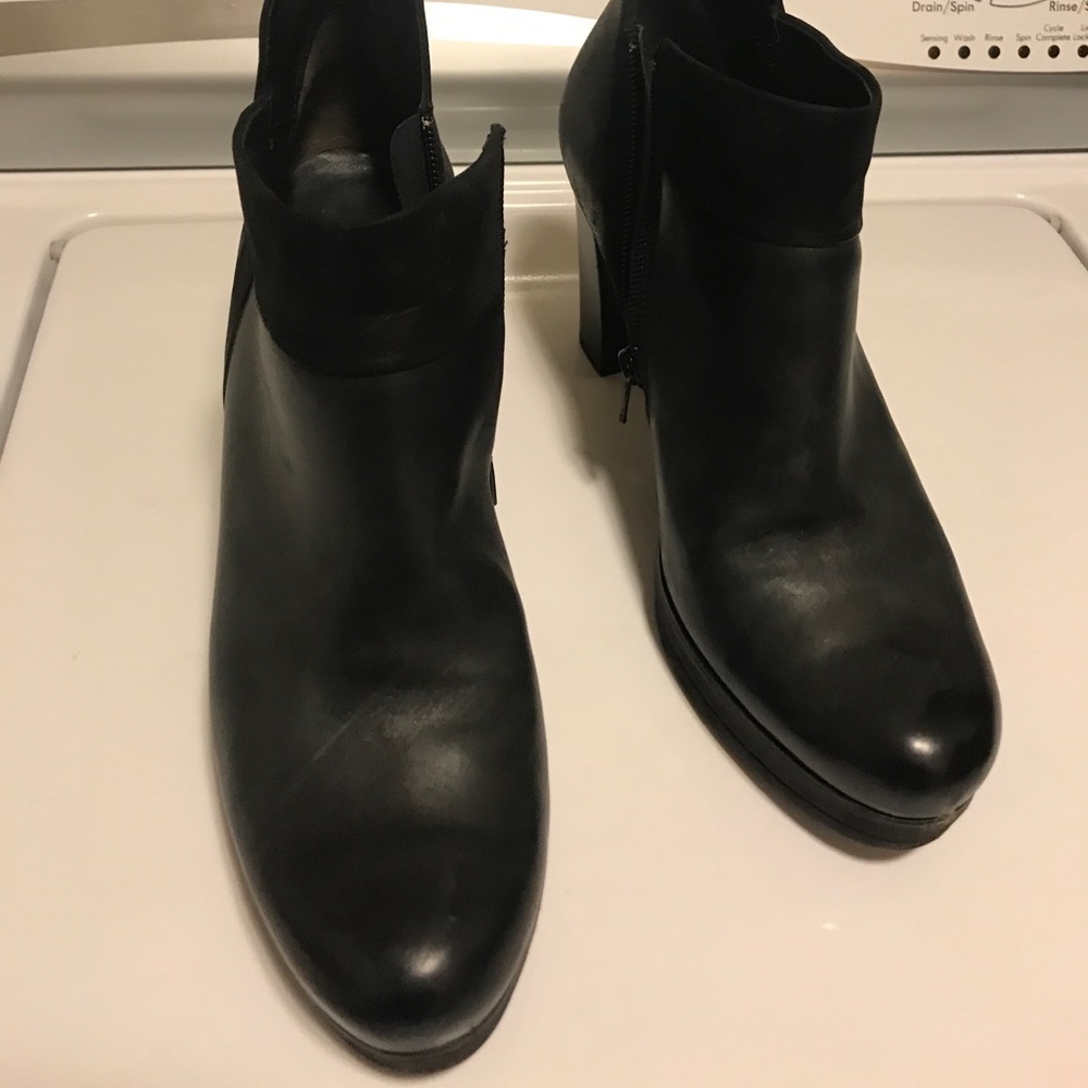 COPY - Paul Green heeled black leather ankle boot, size 8 (US size 10.5)